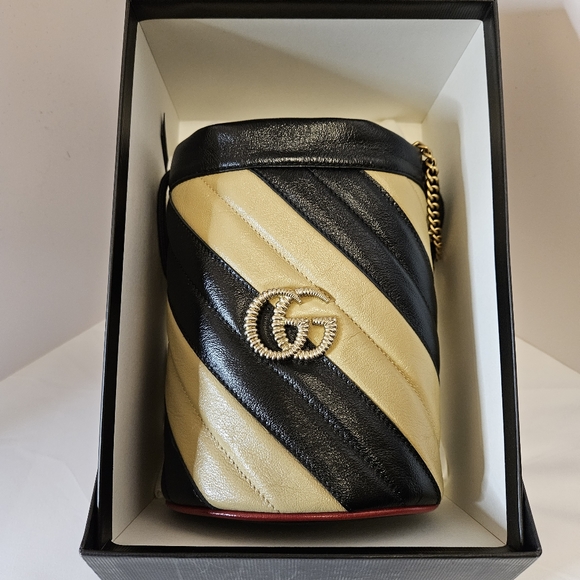 GG MARMONT CHAIN BUCKET LEATHER CROSSBODY BAG - NWT - Picture 2 of 9